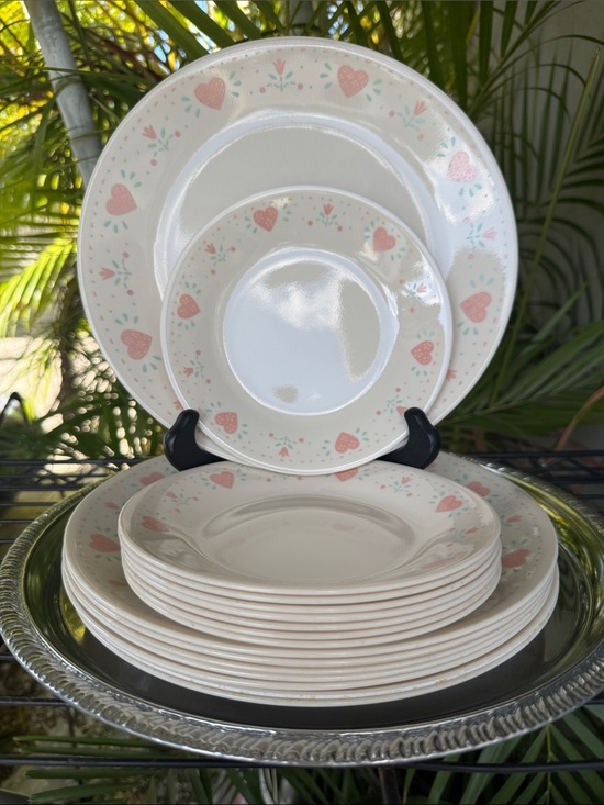 Corelle Other - Corelle FOREVER YOURS Dinnerware Set of 16 for 8 10.25 Dinner Plates 6.75 Side